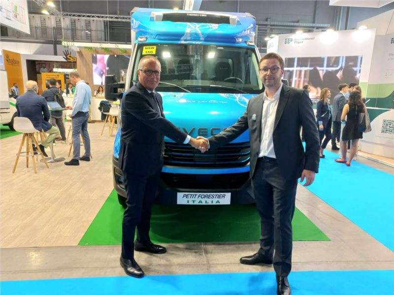 IVECO e Petit Forestier a TUTTOFOOD: l'eDaily alimenta la catena del freddo